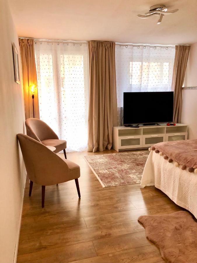 Apartment Old Town Romantic Apartment. Breslau-wroclaw.